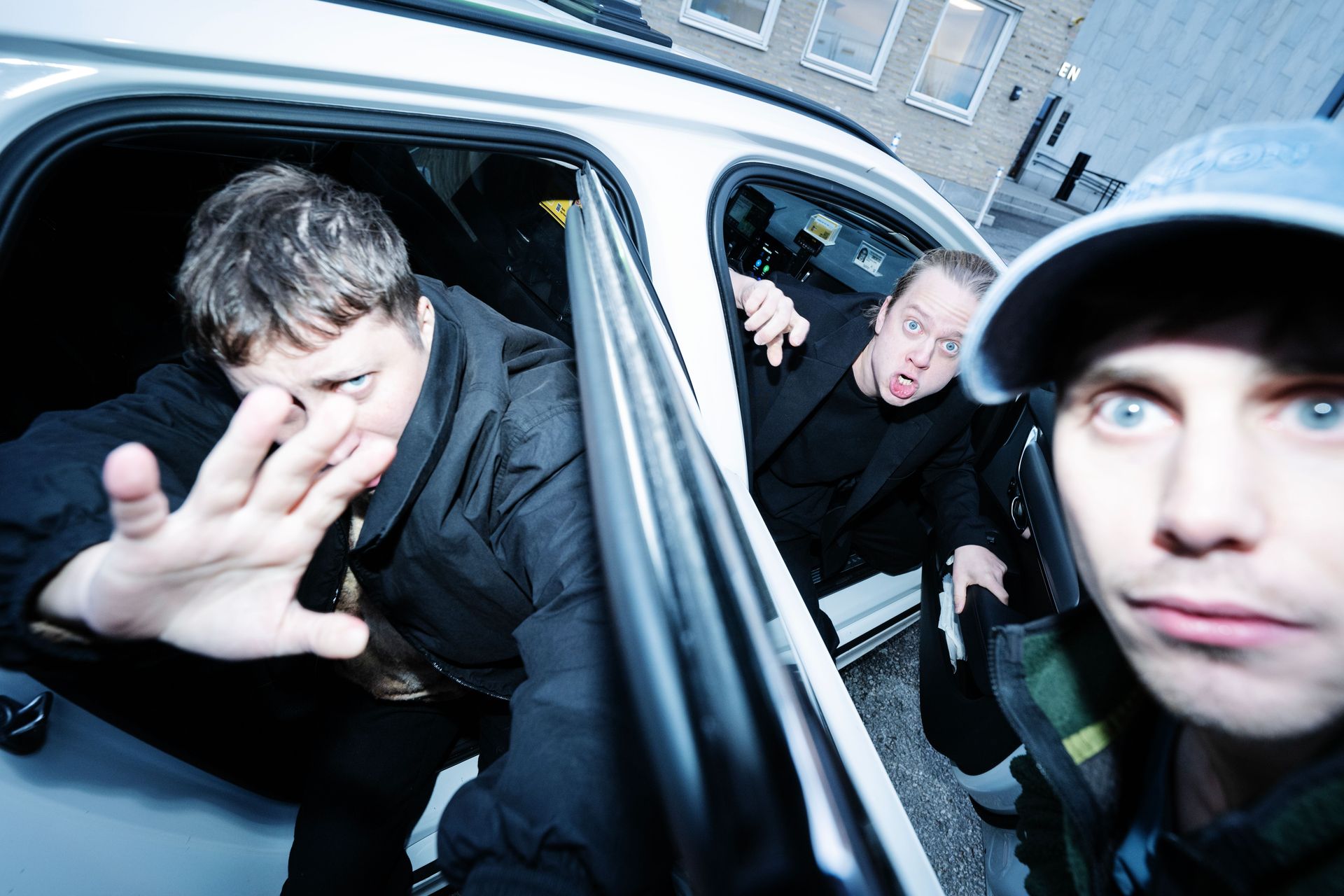 I Just Want To Be Cool sitter i en taxi under Göteborg Film Festival Prisma