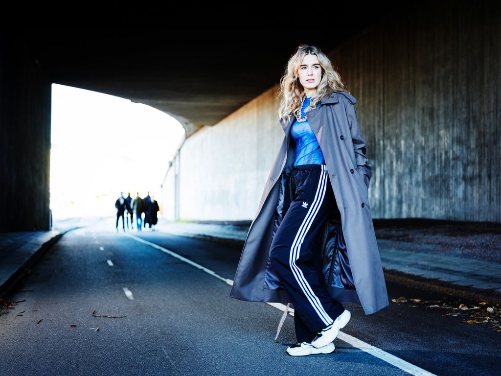 Lovisa Sköld Affischkonstnär 2026 i en gångtunnel