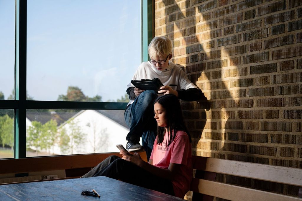 elever kollar på ipads